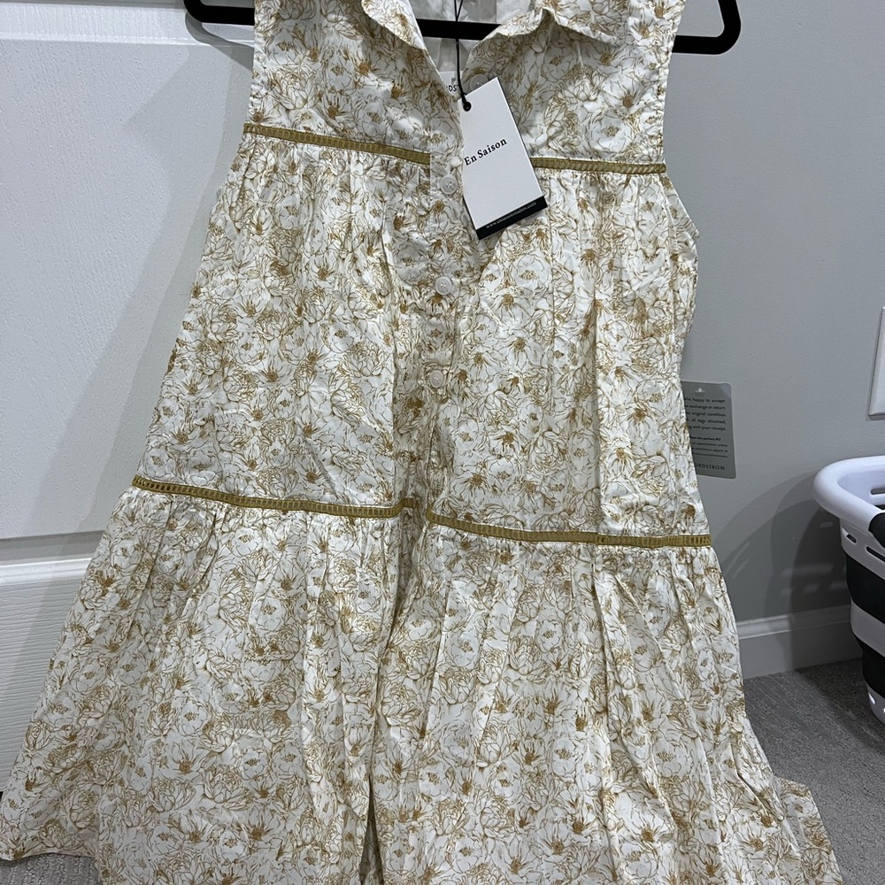 En Saison Ivory and Gold Floral Tiered Shirtdress